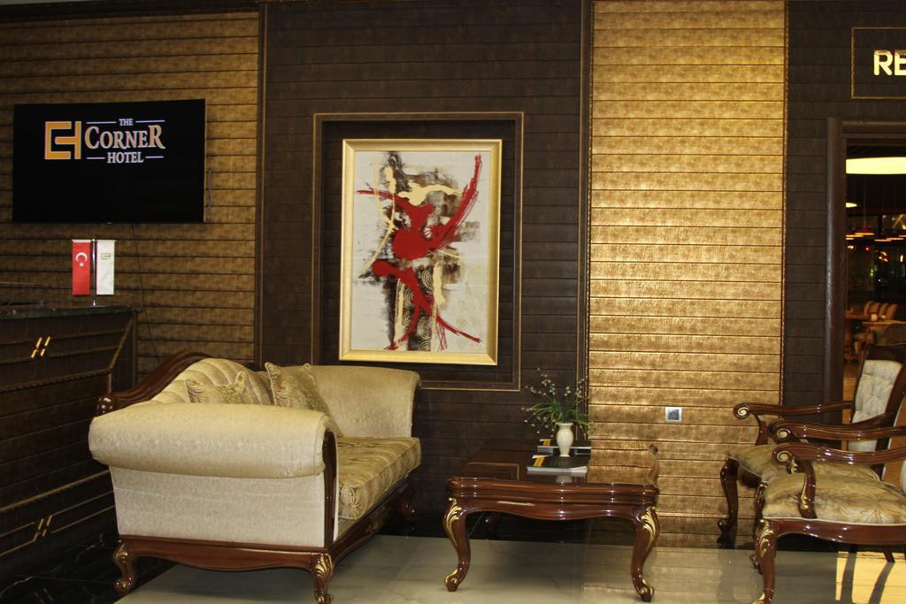 The Corner 4*